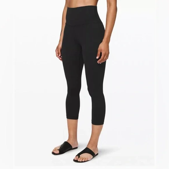 Black Lululemon HR Align Crop 21” leggings Size 10 - Picture 7 of 8
